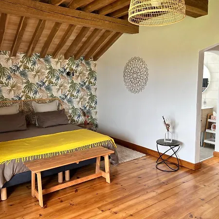 Le Clos De Bourginel Bed & Breakfast 3*