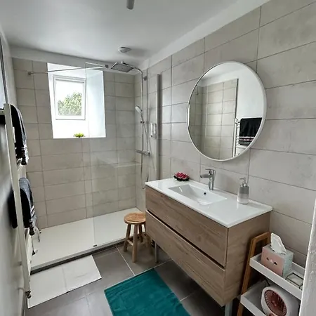 Le Clos De Bourginel Bed & Breakfast 3*