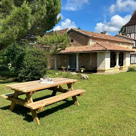 Le Clos De Bourginel Bed & Breakfast