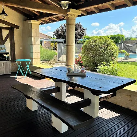 Le Clos De Bourginel Bed & Breakfast 3*