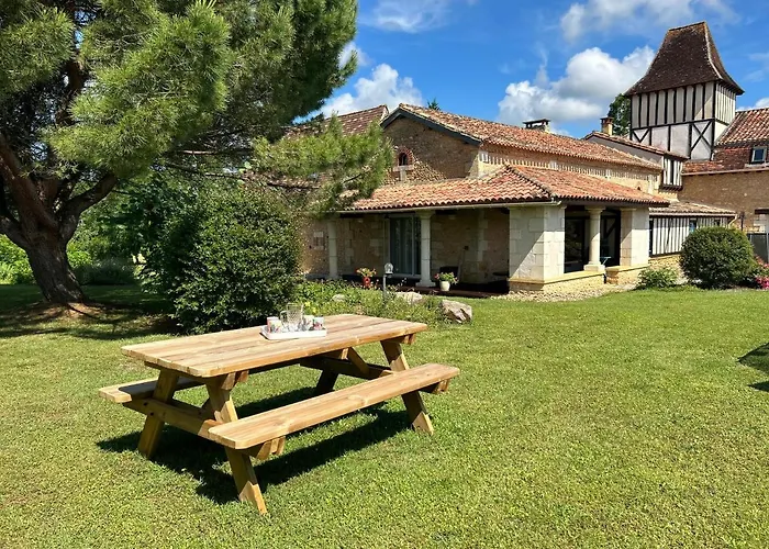 Le Clos De Bourginel Bed & Breakfast