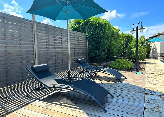 Le Clos De Bourginel Bed & Breakfast